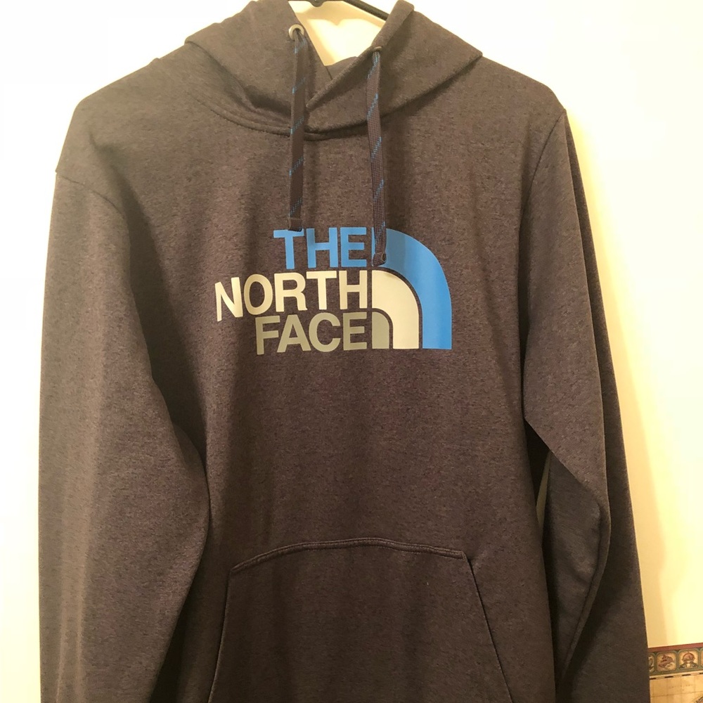 Size L men’s new Northface hoodie